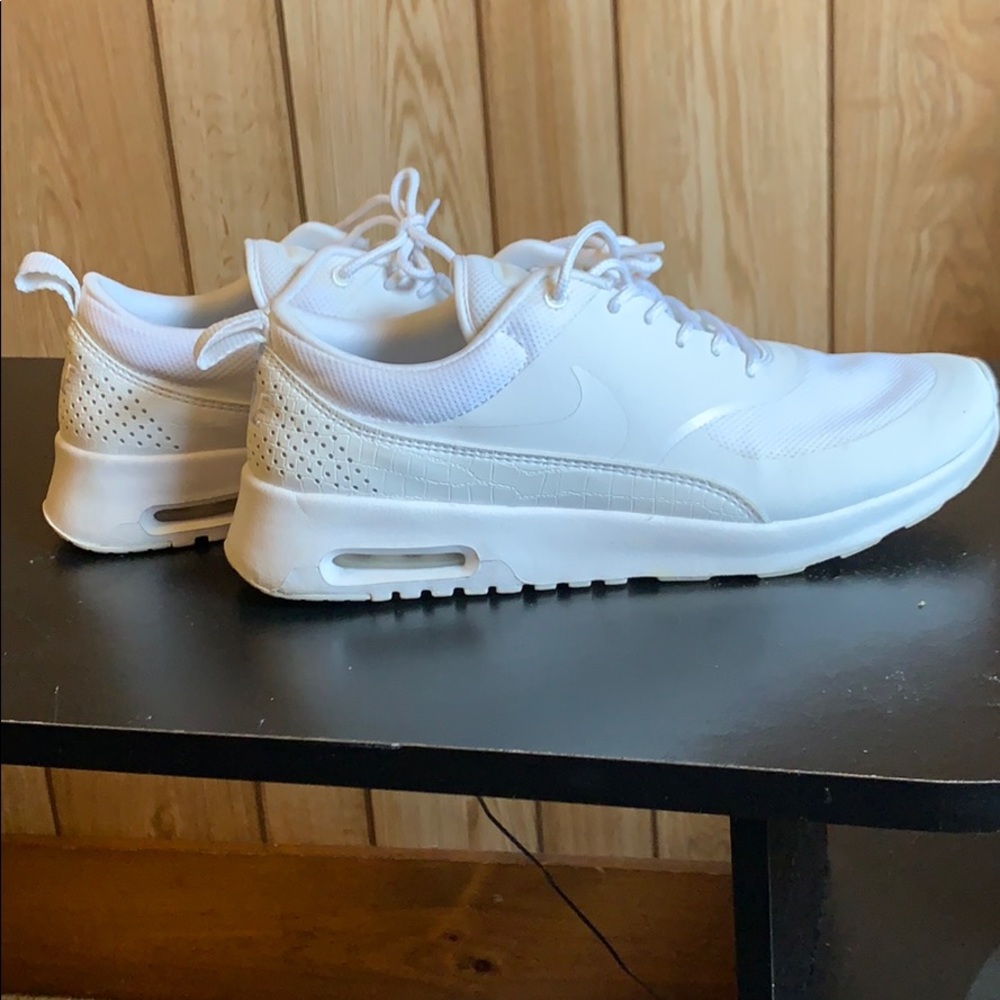 Woman’s Nike AirMax Thea